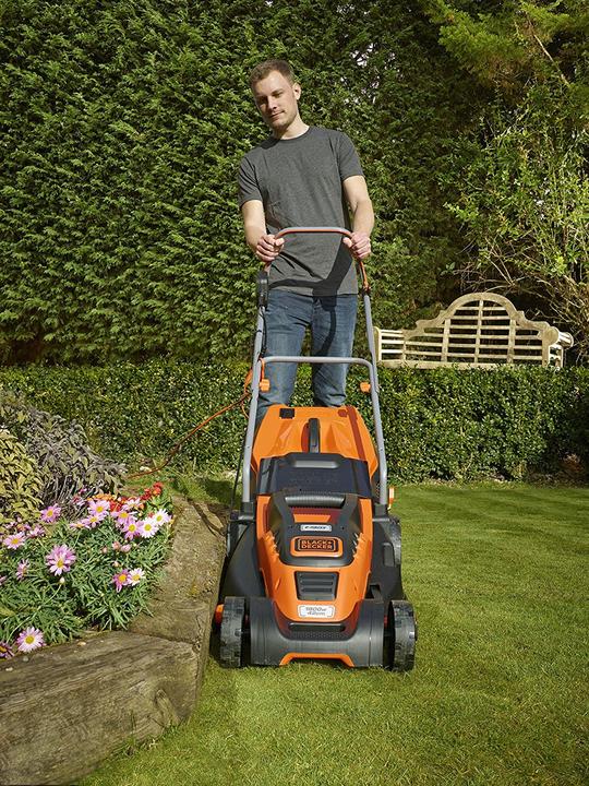 Produktbild Black & Decker 1800W 42cm Elektro-Rasenmäher mit Compact&Go Funktion (Netzbetrieb)