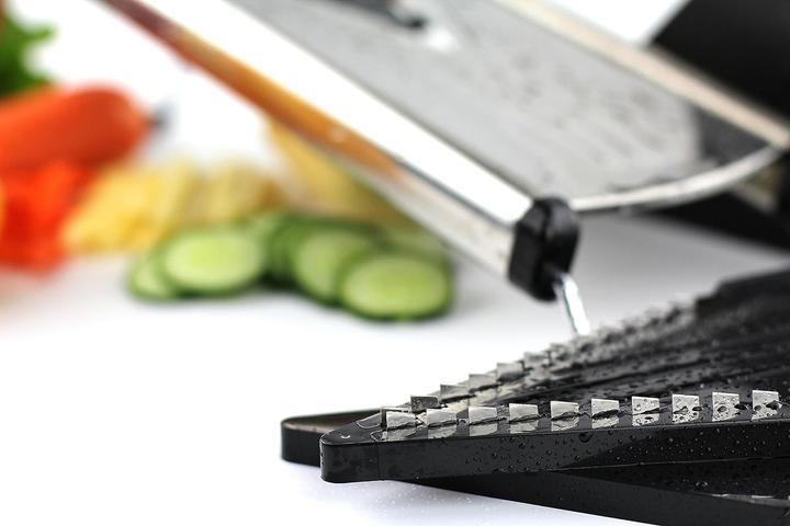 Immagine prodotto Chefs Inspirations Gemüseschneider mit V-Klinge
