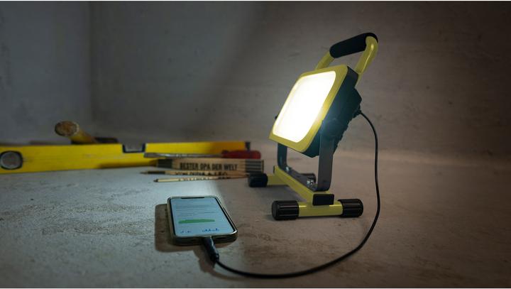 Produktbild Steffen WORKLIGHT LED Akku-Strahler 30W mit Traggriff und Standfuss, gelb (3300 lm)