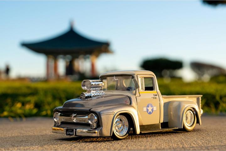 Produktbild Jada Street Fighter 1956 Ford Pickup 1:24