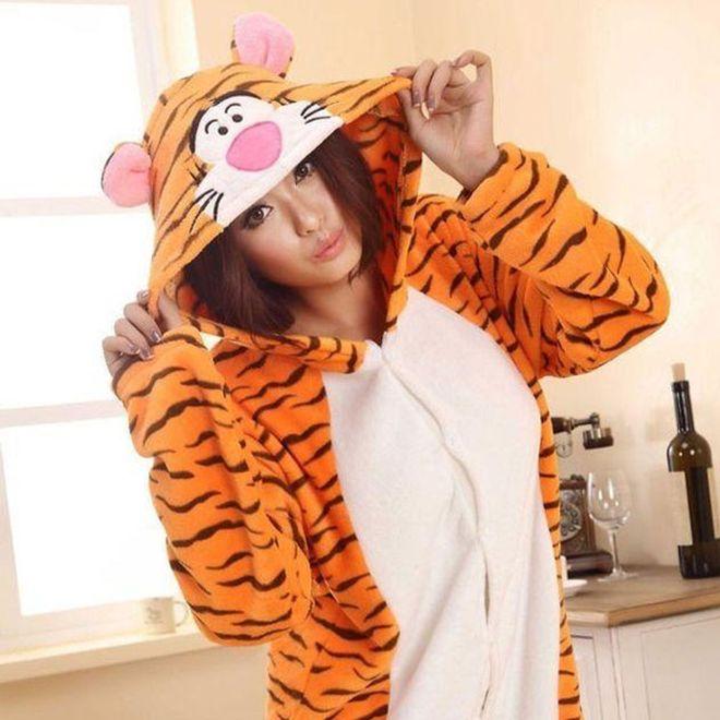 Produktbild MU Classic Onesie Pyjama Tiger (L)