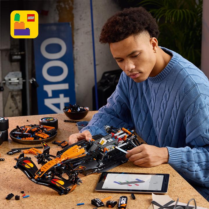 Actual product image LEGO McLaren MCL39 F1 racing car (LEGO Technic)
