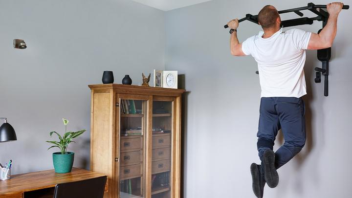 Actual product image BenchK Pull-up bar and dip bar - wall solution