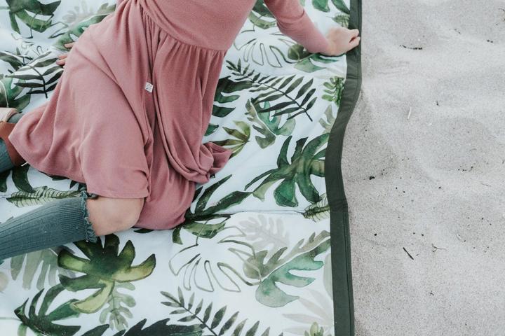 Produktbild little unicorn Outdoor Blanket Extra Big - Tropical Leaf