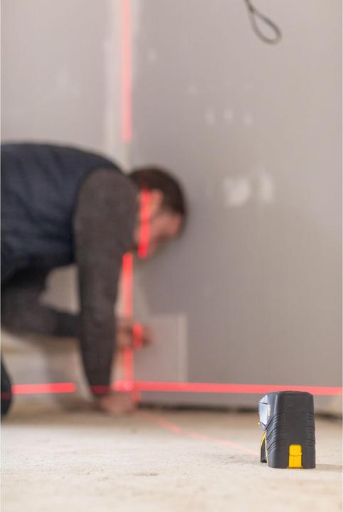 Actual product image Black & Decker Cross lines5spot laserFATMAXred