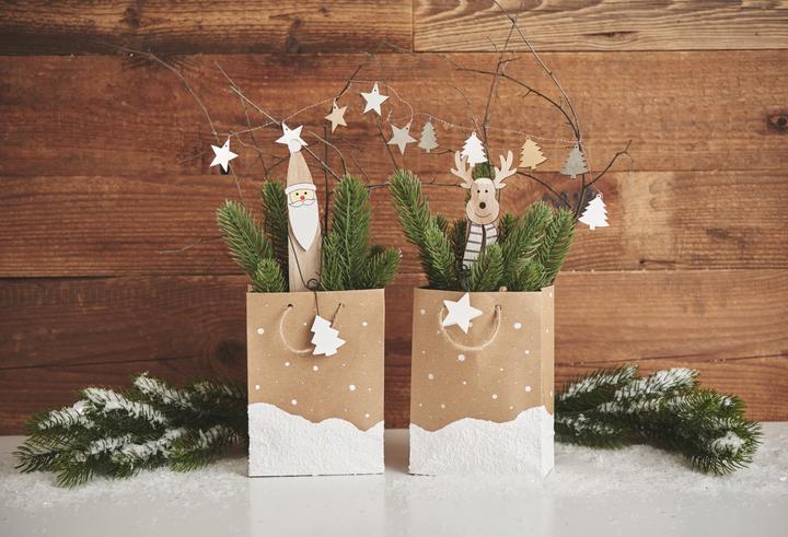 Produktbild VBS Papiertüte 16,5x12x6,5cm, Pack à 6 Stück (Geschenkpapier, 6 x)