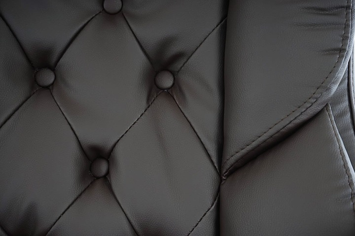 Actual product image Swisshandel24 Professional office chair XXL, executive swivel chair, 150kg loadable imitation leather - brown