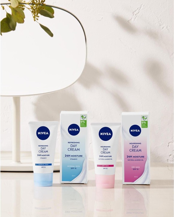 Produktbild NIVEA Reichhaltige Tagescreme (50 ml, Tagescreme, SPF 15)