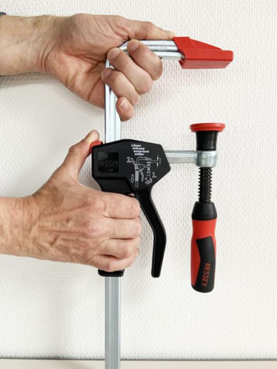 Produktbild Bessey Einhandzwinge EHZ mit 2K-Griff (300 mm)