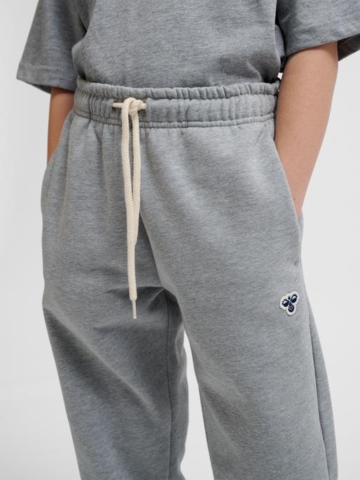 Produktbild hummel Hmljr Loose Sweatpants Bee (152)
