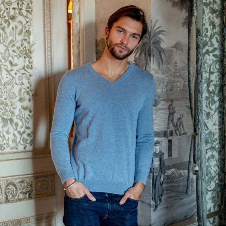 Image du produit Bellemere Pullover Solid V-Neck Merino Sweater (XL)