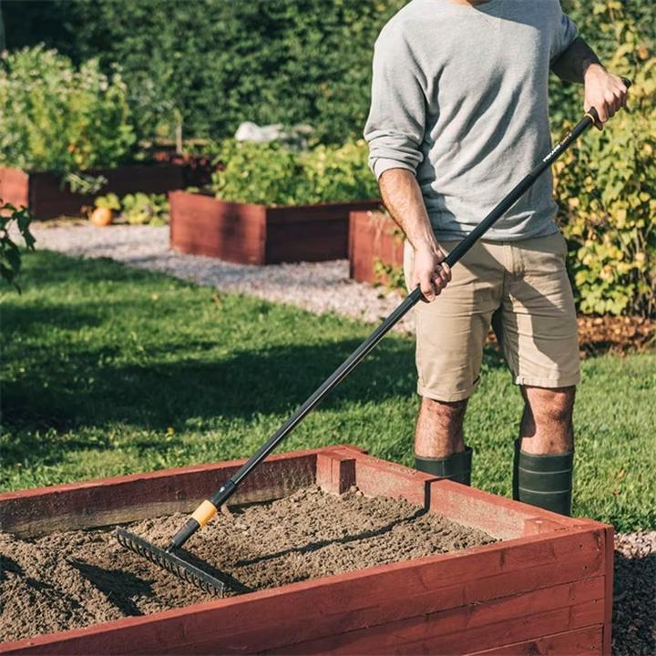 Actual product image Fiskars Rake