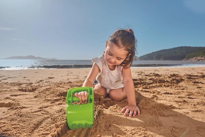 Actual product image Hape Hand dredger