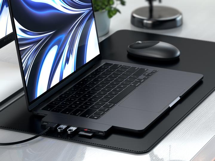 Actual product image Satechi Pro Hub Slim (USB-C, 7 ports)