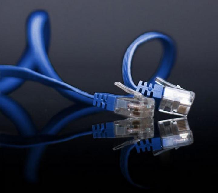 Produktbild Shiverpeaks Patchkabel flach U/UTP Cat.6 blau 2,0m (U/UTP, CAT6, 2 m)