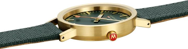 Actual product image Mondaine Classic - von der Natur inspiriert - Ip Gold (Analogue wristwatch, 36 mm)