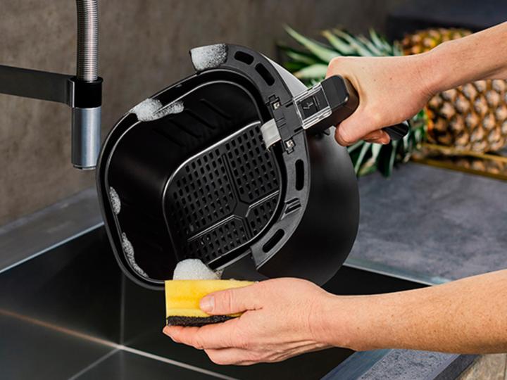 Actual product image Medion Hot Air Deep Fryer MD 10532, 1 kg, Black