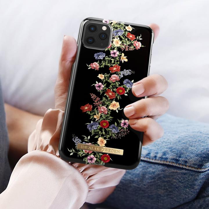 Actual product image iDeal Of Sweden Dark Floral (Apple iPhone 11 Pro)
