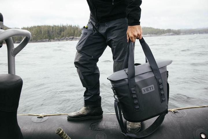 Actual product image Yeti ® Hopper M15 Soft Cooler - Charcoal