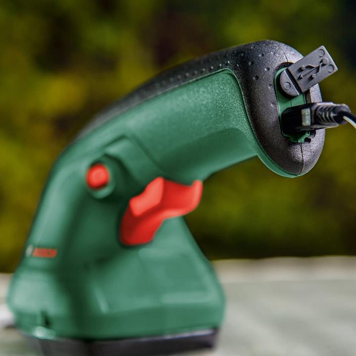 Actual product image Bosch Home & Garden EasyShear (Rechargeable battery operated)