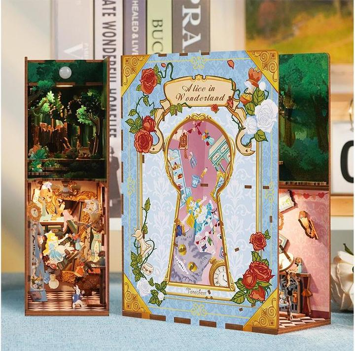 Produktbild Tonecheer Alice in Wonderland - Book Nook (184 Teile)