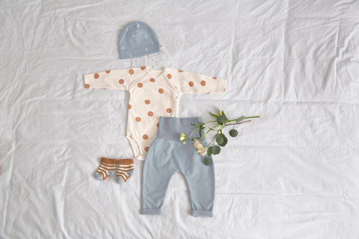 Produktbild Lässig Langarm-Body Punkte Milky Gr. 86/92 (86, 92)