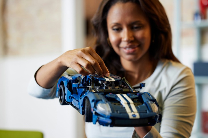 Actual product image LEGO Ford GT 2022 (42154, LEGO Technic)