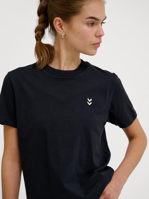 Actual product image hummel hmlPULSE W T-SHIRT (XS)