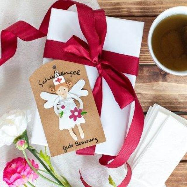 Produktbild Baden Collection Schutzengel auf Karte - Gute Besserung (Geschenktüte)