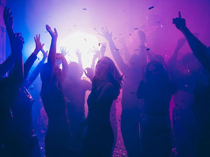 Produktbild Smartbox Club-Wochenende in Berlin mit Fast-Lane-Zugang für 2 Personen (2 Personen)