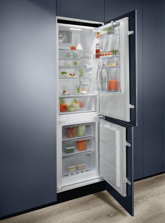Actual product image Electrolux ENG7TD18S D Built-in Combined Refrigerator (256 l)