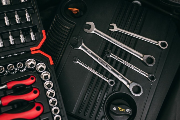 Actual product image Gedore Red red Socket set, 172-piece, With reversible ratchet, ratchets, sockets and bit set (20 mm, 10 mm, 8 mm, 9 mm, 30 mm, 27 mm, 15 mm, 25 mm)
