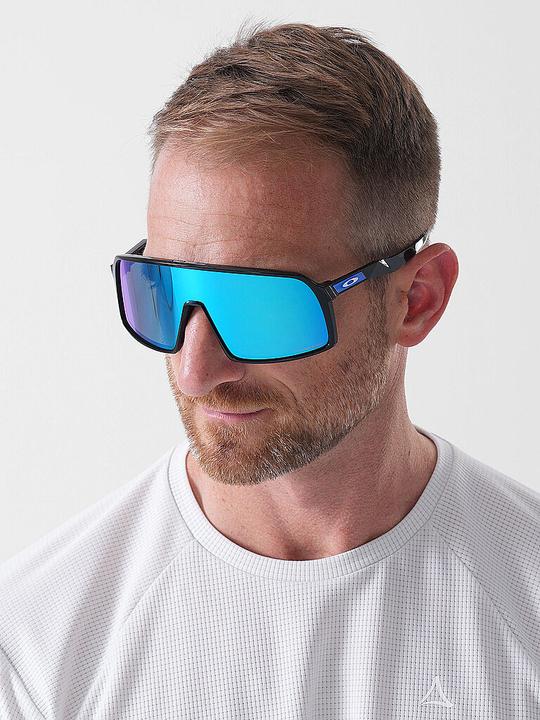 Actual product image Oakley Sutro (Black, Prizm Sapphire)