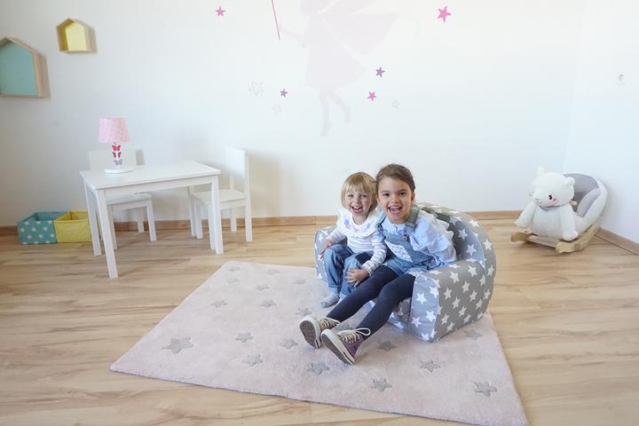 Immagine prodotto Knorrtoys Kindersofa - "Grey white stars" (Divano per bambini)