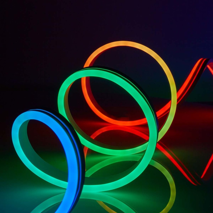 Actual product image Nedis WIFILN51CRGB Smart Full Color LED pásek Wi-Fi | Více barev | 5000 mm | IP65 | 960 lm, F (Multicoloured, 500 cm, Indoor, Outdoor)
