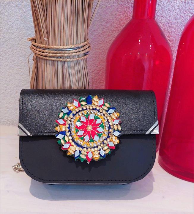 Immagine prodotto Tooitaly Borsa a tracolla Upcycling da bottiglie in PET riciclate dal mare No.50 con Stras