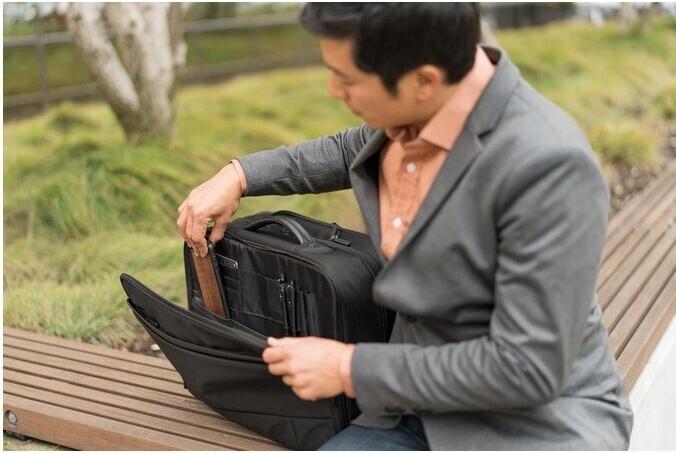 Produktbild Kensington Contour 2.0 (17", Universal)