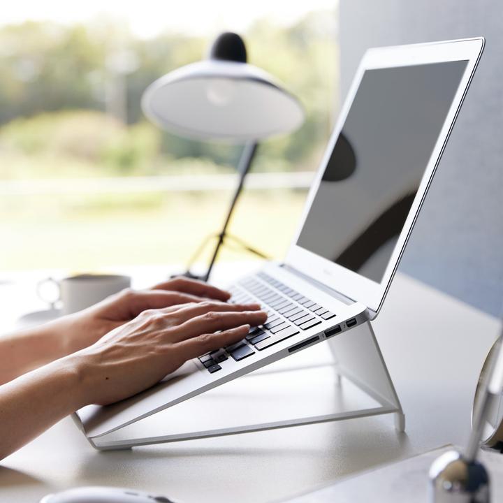 Immagine prodotto Yamazaki Supporto per tablet e laptop con doppia funzione TOWER