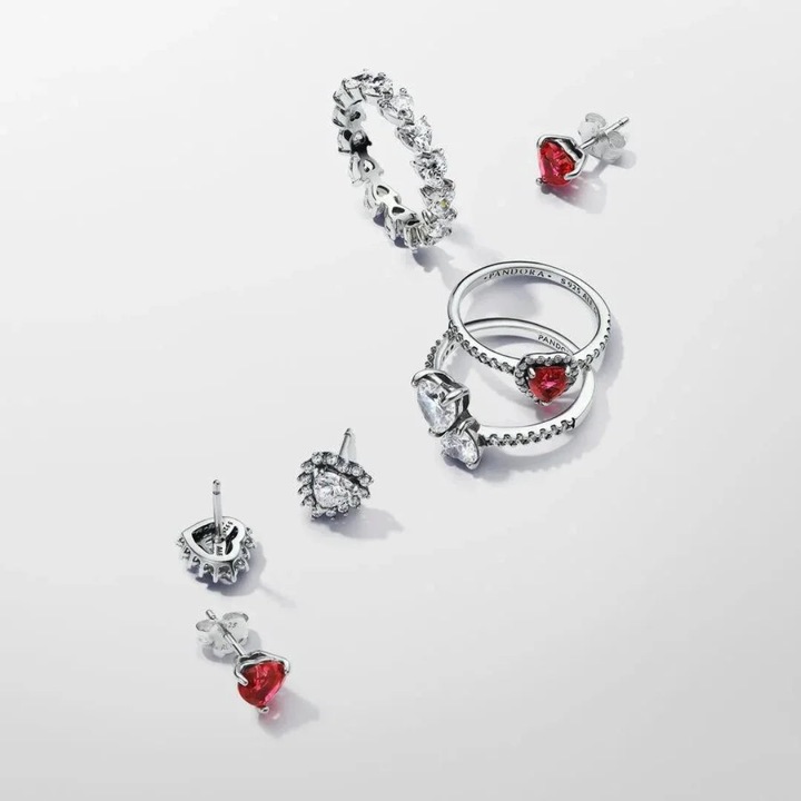 Immagine prodotto Pandora Anello eternità con fila di cuori (56, 925 Argento)