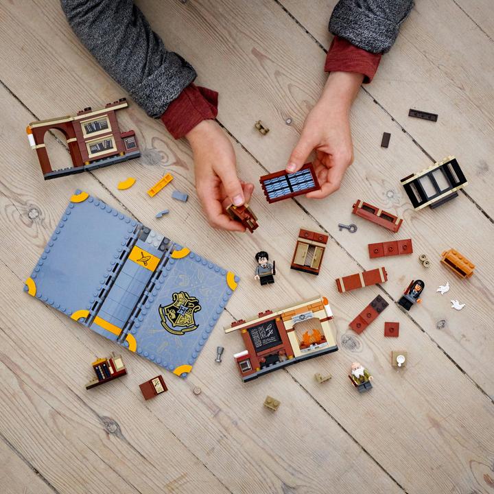 Produktbild LEGO Hogwarts Moment: Zauberkunstunterricht (76385, LEGO Harry Potter)