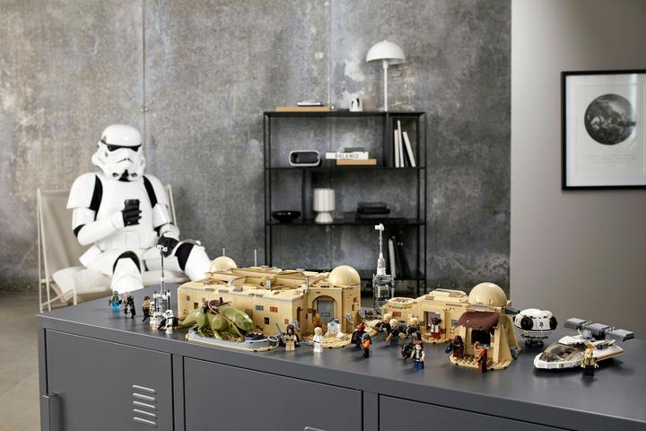Actual product image LEGO Mos Eisley Cantina (75290, LEGO Rare Sets, LEGO Star Wars)
