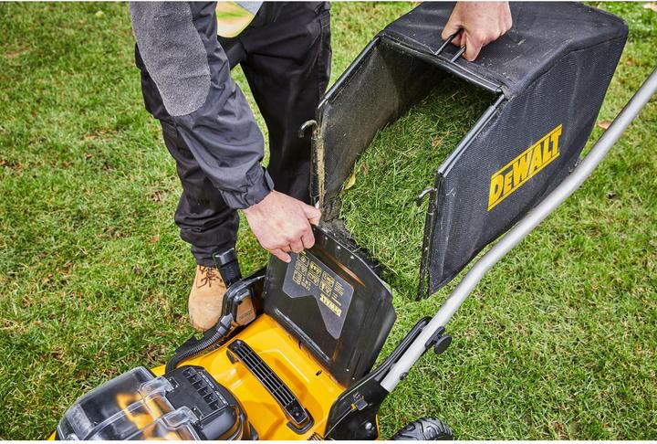 Actual product image DeWalt DCMW564N (Rechargeable battery operated)