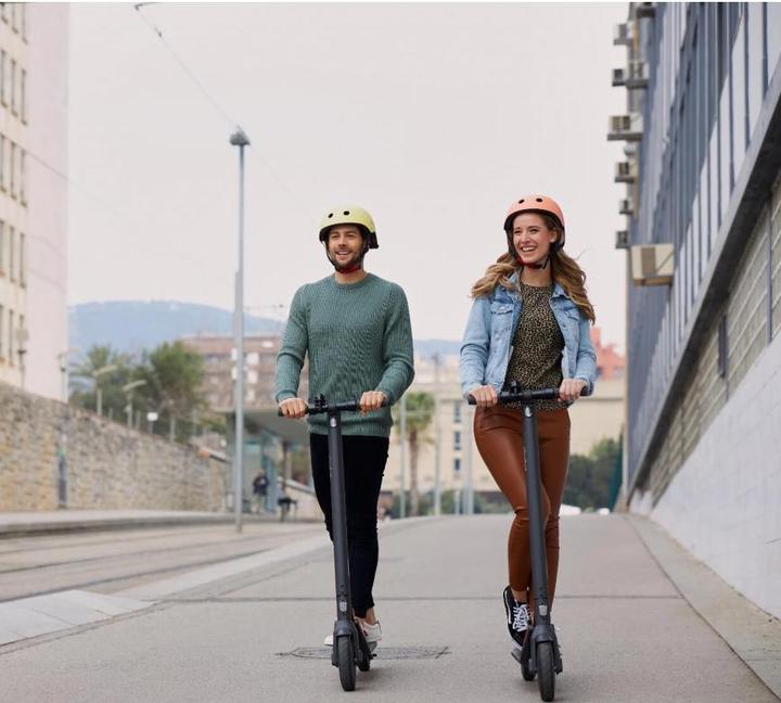 Produktbild Segway-Ninebot KickScooter E22D (20 km/h, 22 km, 300 W)