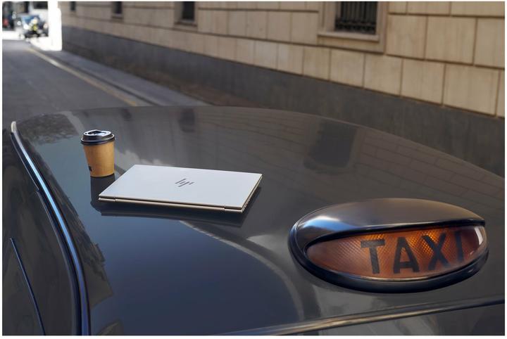 Produktbild HP EliteBook 865 G11 (16", 512 GB, 32 GB, CH, AMD Ryzen 7 8840HS)