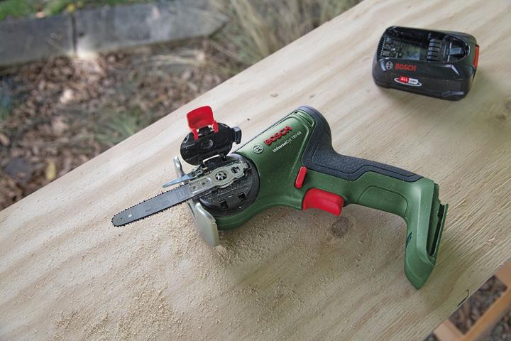 Produktbild Bosch Home & Garden UniversalCut 18V-65