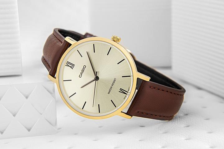 Image du produit Casio Montre pour femme LTP-VT01GL-9BUDF + BOX (Montre analogique, 35 mm)