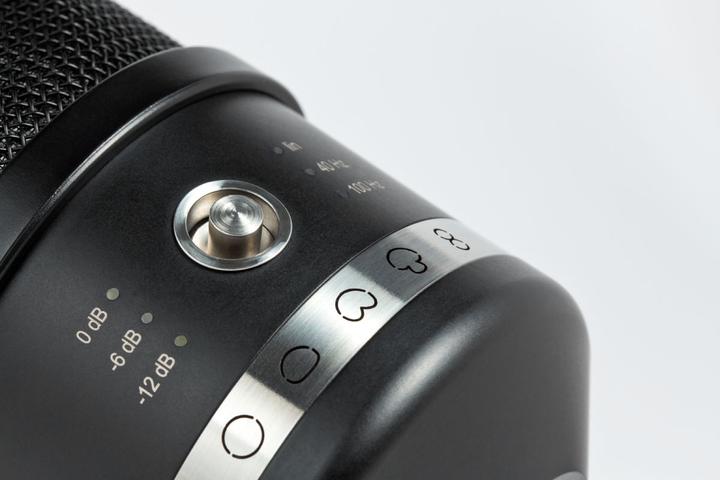 Actual product image Neumann Brilliant Évidemment 04 Nude rose