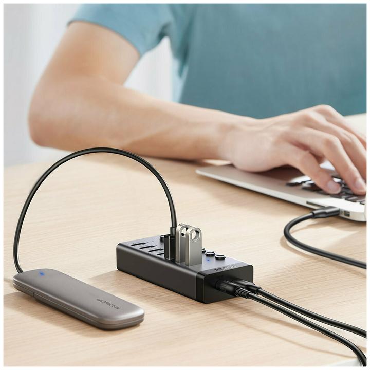 Image du produit Ugreen multifunction HUB 7in1 (USB-C, 8 Ports)