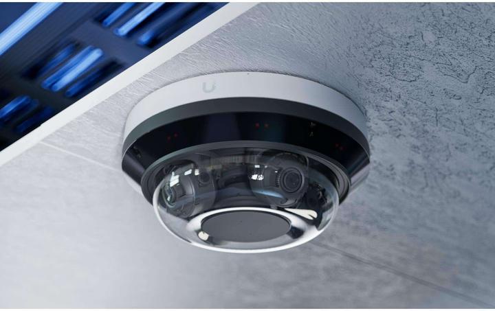 Produktbild Ubiquiti Netzwerkkamera UniFi AI Multi Sensor 4 32MP PoE++ Weiss (3840 x 2160 Pixels)