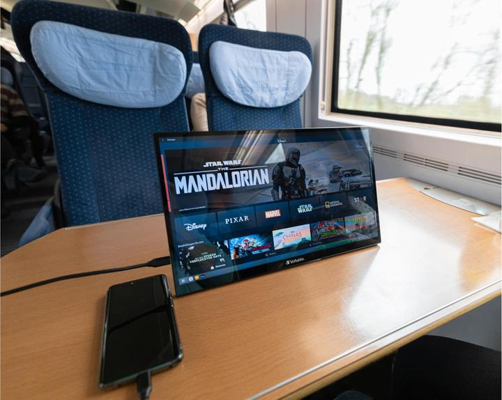 Actual product image Verbatim PMT-17 Portable Touchscreen Monitor 17.3" Full HD 1080p Metal Housing (1920 x 1080 pixels, 17.30")